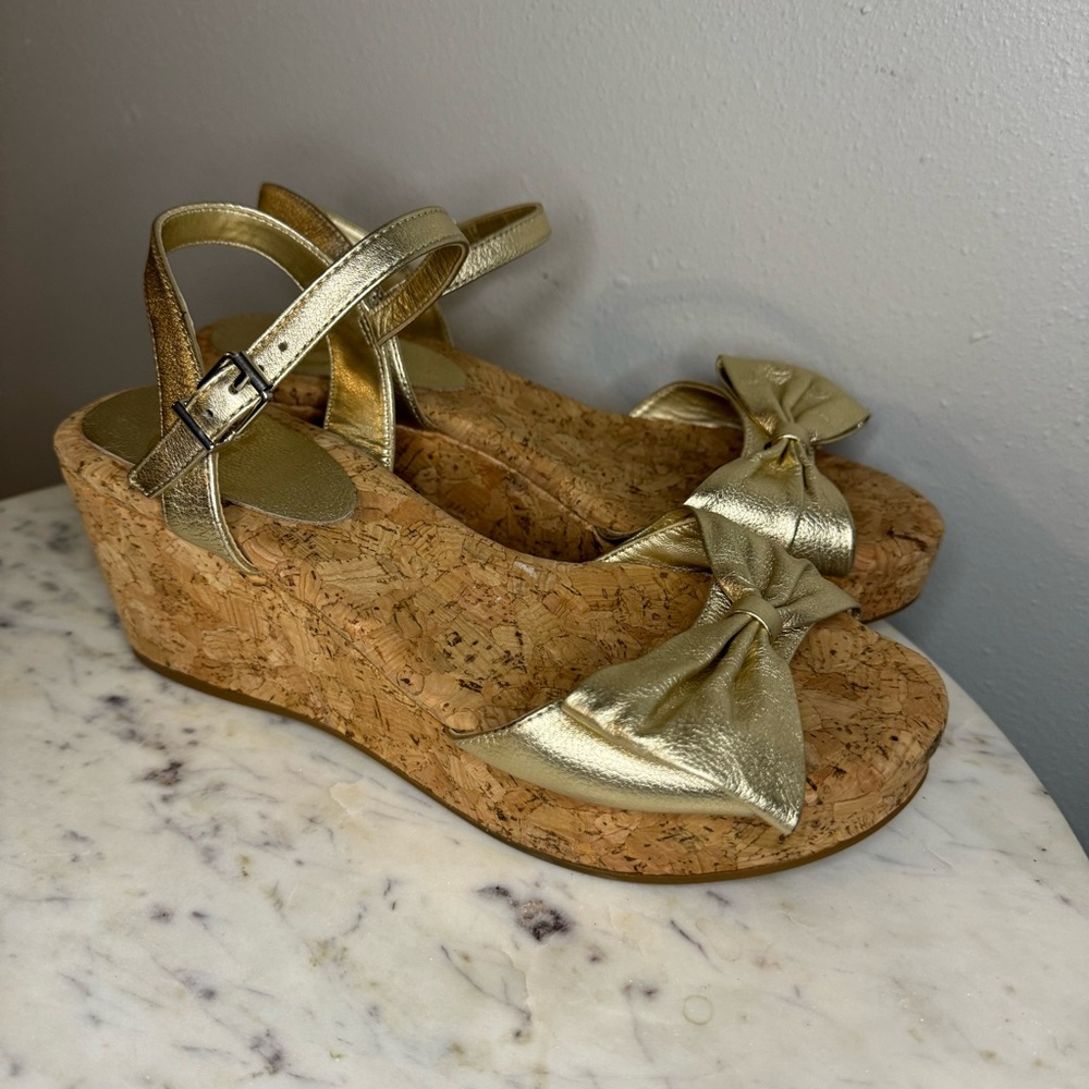 Gianni Bini Gold Metallic Bow Cork Wedge Sandals Womens Size 8